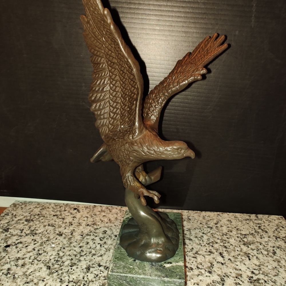 Source Unknown Bronze-Toned Eagle Sculpture - Picture 8 of 12